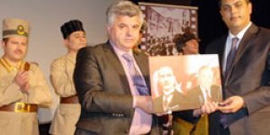 ‘Cumhuriyetin İlk Sedası’nı sahneledi