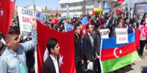 Ermenistan’ı protesto ettiler