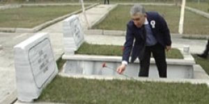 Kars Emniyetinden Şehitlik Ziyareti