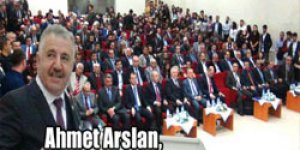 Arslan,Üniversitede konferans verdi