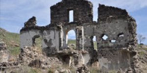 Kars’ta Tarih Yok Oluyor