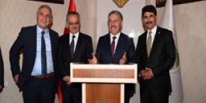“İşi Ehline Teslim Ettiler”