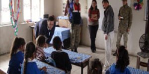 Kars’ta 220 öğrenciye kıyafet yardımı