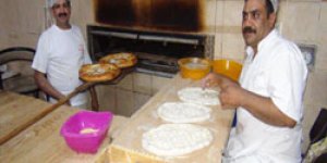 Karadeniz Taş Fırında pide kuyruğu