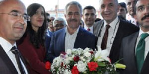 Cirit Takımı Türk Bayraklarıyla Karşıladı