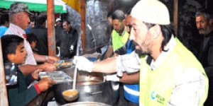 SEMERKAND İftar Yemeği Veriyor