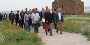 Vali Doğan Ani’yi gezdi