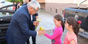 Kars Belediyesi Kaldırım ve Asfalt Çalışmalarını Sürdürüyor