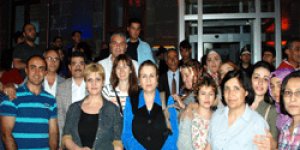 Karslılar Demokrasi Meydanı’nda