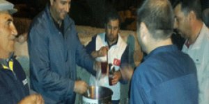 Demokrasi Nöbeti Tutanlara Şerbet İkramı