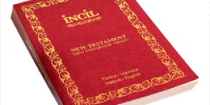 Savcı ve binbaşının evinde İncil