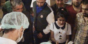 Arslan’dan demokrasi askerlerine yemek
