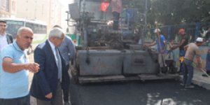 Yol ve kaldırım çalışmaları devam ediyor
