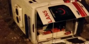 Ambulans kazası: 3 yaralı