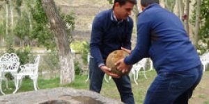 Kars Çayı’ndan gülleler çıktı