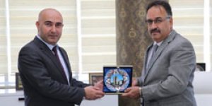 Guliyev’den Rektör Yılmaz’a ziyaret