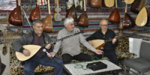 Kars’ta çeşitleriyle mani atışması