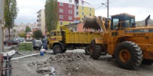 Fenişleri gece-gündüz çalışıyor