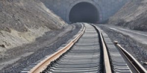 Asrın Projesi’nde raylar döşeniyor