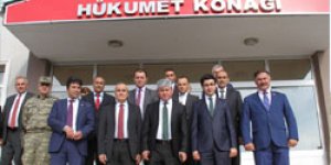 Vali Doğan Akyaka’da muhtarlarla buluştu