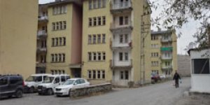 Lojmanlar Kaderine Terk Ediliyor