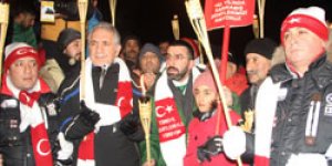 Sarıkamış şehitlerine meşalelerle yürüdüler