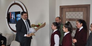 Başarılarını kaymakam ile paylaştılar