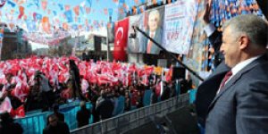 Bakan Arslan’ı bağrına bastılar