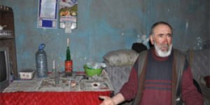 Yaşlı adamın elektriği bağlandı