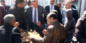 Özcan Selim’de esnafla buluştu