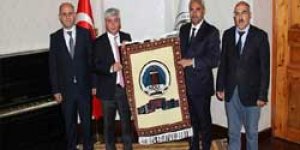 Nahçıvan Üniversitesi Rektörü Karsta