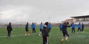 Kars36spor hazırlıklarını sürdürüyor