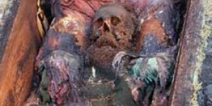 Ceset uzmanlar tarafından inceleniyor