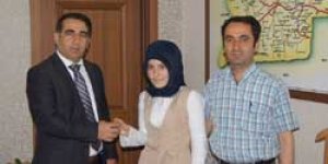 TEOG birincilerine Kaymakam’dan ödül