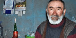 Evinde ölü bulundu