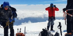 Gazeteciler Kazbek’in zirvesinde