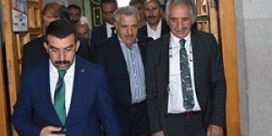 Arslan Harakani Türbesini ziyaret etti