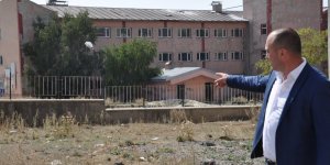 Fevzi Çakmak Muhtarının Atıl Binalardan Başı Dertte
