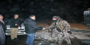 Emniyet Müdürü Bitirik, tatlı ikram etti