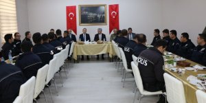 Vali Doğan, Çevik Kuvvet Polisleri ile kahvaltıda