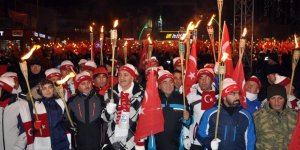 10 bin kişi meşalelerle yürüyerek Sarıkamış şehitlerini andı