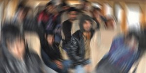 Kars’ta bir kamyon dolusu kaçak göçmen yakalandı