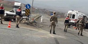 Kars'a gelen ambulans kaza yaptı: 2 ölü, 6 yaralı