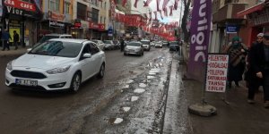 Karayollarının attığı asfalt kışı çıkaramadı