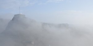 Kars Kalesi sis arasında kayboldu