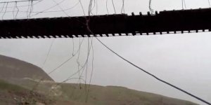 Köylüler çelik telleri kopan asma köprünün yapılmasını istiyor