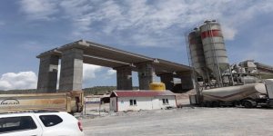 Karakurt viyadüğünün yapımı devam ediyor