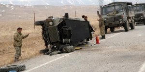 Digor’da askeri araç devrildi