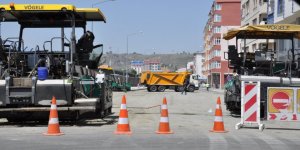 Karayolları Kars’ın şehir içi bağlantı yollarını da sıcak asflat yapıyor