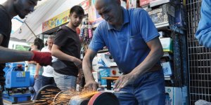 Kars’ta Bayram öncesi bıçaklar bileniyor